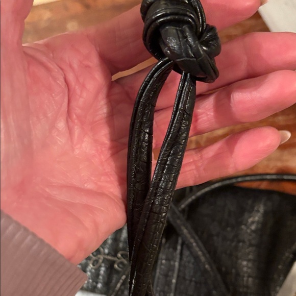 Jessica Simpson Textured Black Shoulder Bag - Picture 10 of 11